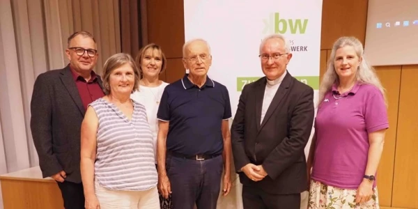 gruppenfoto-klein-600x300-crop-50-39.webp