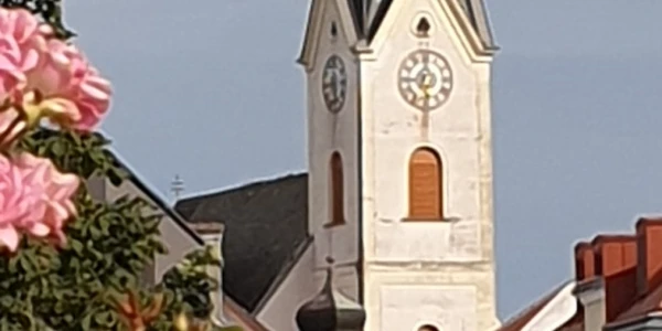 ybbs-pfarrkirche-ausschnitt-600x300-crop-54-69.webp